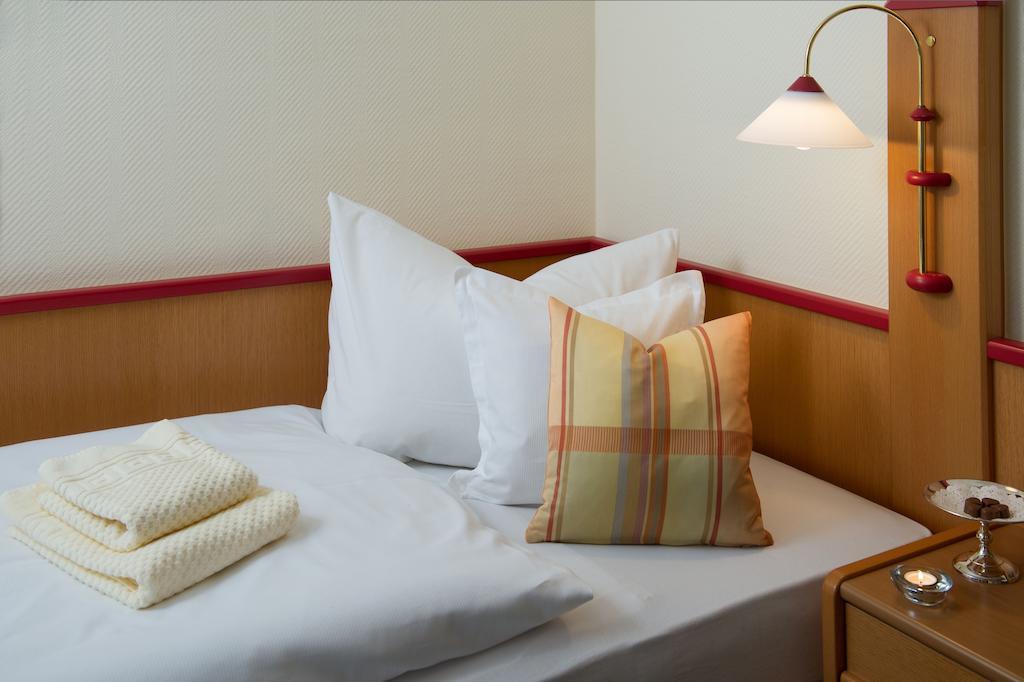 Hotel Riedenburg Бад-Фюссинг Номер фото
